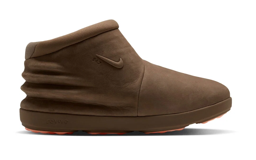Détail de la tige en cuir de la Nike 24.7 Recovery Boot IR0450-200.