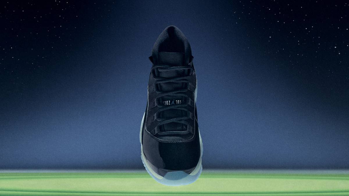 L'Air Jordan 11 « OG Space Jam » : quasi-réplique de la paire du film, double surpiqûre du talon « 23 », étiquette « Jumpman Jam » et boîte « Michael Jordan face » de 2000 — 235 $, le 12 décembre.